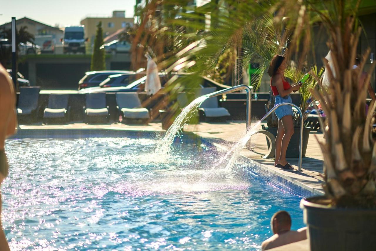 Sara Blu Apartment Spa And Pool Beach Resort Mamaia Ngoại thất bức ảnh