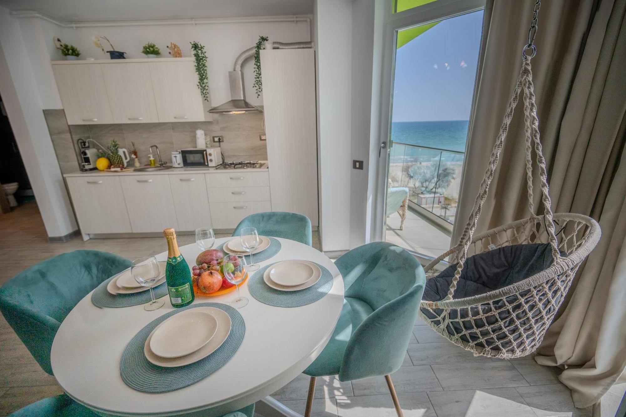 Sara Blu Apartment Spa And Pool Beach Resort Mamaia Ngoại thất bức ảnh